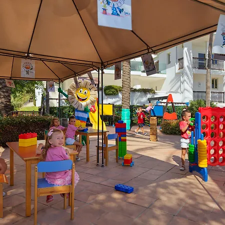 H10埃斯特波纳宫酒店 4*