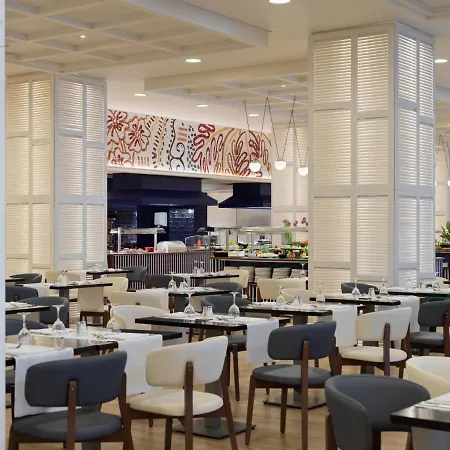 H10埃斯特波纳宫酒店 4*