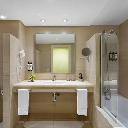 H10 Palace Hotel 4*